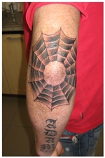 bčernobíléarevné tetování